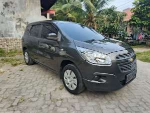 Jual bekas Chevrolet Spin 2014 Bensin,lokasi di Depok Kota