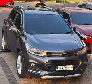 Jual bekas Chevrolet Trax turbo sunroof,lokasi di Depok Kota