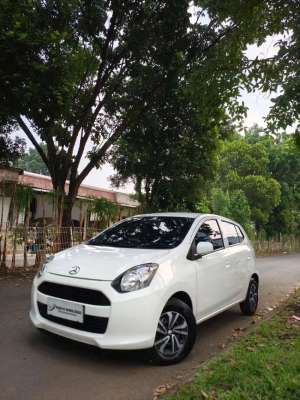 Jual bekas CICILAN 2,1JT-AN DAIHATSU AYLA M 1.0 AT 2013 PUTIH,lokasi di Jakarta Pusat