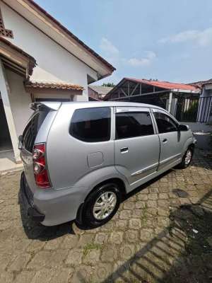 Jual bekas Daihatsu Xenia 2006 Bensin,lokasi di Depok Kota