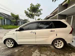 Jual bekas Daihatsu Xenia 2013 Matic,lokasi di Tangerang Kab.