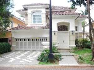 Di Jual Rumah Taman Mediteranian Lippo Karawaci Central lokasi di Tangerang Kota, tersedia melalui melalui situs Olx