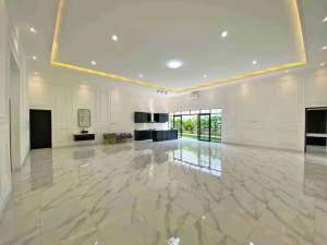 di jual rumah Wijaya Kusuma Cilandak lokasi di Jakarta Selatan, tersedia melalui melalui situs Olx