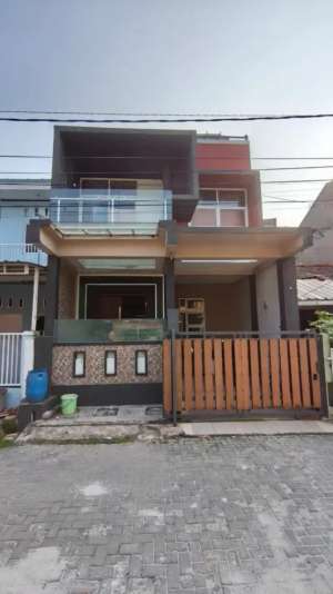 Dijual cepat Rumah 3 lantai di Puri Permata Cipondoh Full Furnished lokasi di Tangerang Kota, tersedia melalui melalui situs Olx