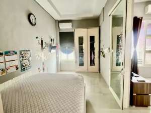 DIJUAL DISEWAKAN RUMAH DUKUH KUPANG BARAT 3LT 5KT SEMI FURNISH MODERN MINIMALIS lokasi di Surabaya Kota, tersedia melalui melalui situs Olx