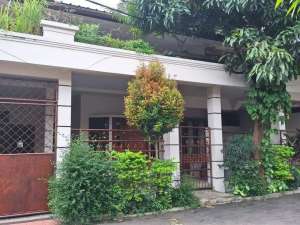 DIJUAL RUMAH 2,5 LANTAI POSISI HOOK KOMPLEK NATA ENDAH 2 BANDUNG lokasi di Bandung Kota, tersedia melalui melalui situs Olx