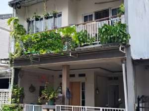 Dijual Rumah 3 Lantai Di Dasana Indah Cluster Pesona Dewata lokasi di Tangerang Kab., tersedia melalui melalui situs Olx