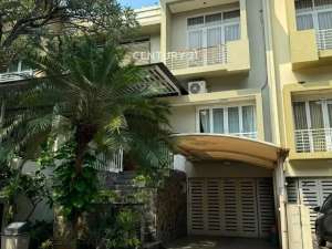 Dijual Rumah Bagus Siap Huni Di Ragunan Jakarta Selatan lokasi di Jakarta Selatan, tersedia melalui melalui situs Olx