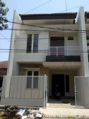 Dijual Rumah baru minimalis 2 lantai di Dukuh Kupang XXXI, Surabaya lokasi di Surabaya Kota, tersedia melalui melalui situs Olx