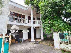 DIJUAL RUMAH DI KEPATIHAN WETAN SURAKARTA lokasi di Surakarta Kota, tersedia melalui melalui situs Olx