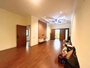 DIJUAL RUMAH DI PLUIT PUTRI JAKARTA UTARA lokasi di Jakarta Utara, tersedia melalui melalui situs Olx