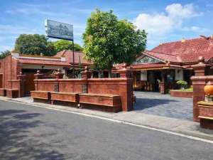 Dijual Rumah Etnik Jawa dan 4 ruko di jl Langenastran lor panembahan Yogyakarta lokasi di Yogyakarta Kota, tersedia melalui melalui situs Olx