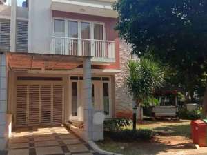 DIJUAL RUMAH HOEK SUMMARECON BEKASI lokasi di Bekasi Kota, tersedia melalui melalui situs Olx