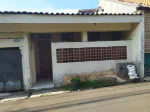 DIJUAL RUMAH JALAN FLAMBOYANKEBUN JERUK JAKARTA BARAT lokasi di Jakarta Barat, tersedia melalui melalui situs Olx