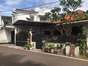 dijual rumah lama di ampera jakarta selatan lokasi di Jakarta Selatan, tersedia melalui melalui situs Olx