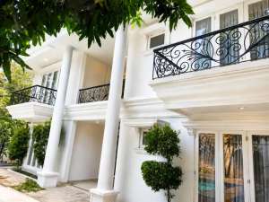Dijual Rumah Mewah Taman Aries View Taman lokasi di Jakarta Barat, tersedia melalui melalui situs Olx