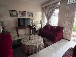 Dijual Rumah Strategis Di Bintaro Sektor 3Dekat Bintaro Plaza lokasi di Jakarta Selatan, tersedia melalui melalui situs Olx