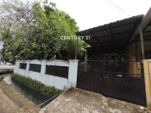 Dijual Rumah Strategis Harga Menarik Di Serpong Utara lokasi di Tangerang Selatan Kota, tersedia melalui melalui situs Olx