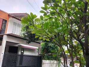 Dijual Rumah Strategis Harga Menarik Di Bintaro Jakarta Selatan lokasi di Jakarta Selatan, tersedia melalui melalui situs Olx