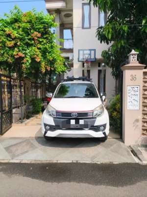 Jual bekas Dijual Rush TRD sportivo,lokasi di Jakarta Timur