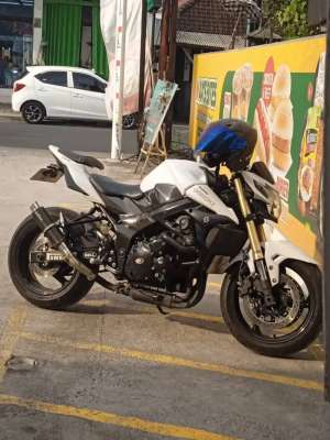 Jual bekas Dijual Suzuki GSR 750 nik 2013 Z800 Z900 gsx-s750 mt09 sugomi z1000 R6,lokasi di Bandung Kab.