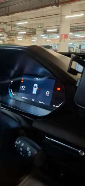 Jual bekas Dijual Wuling Alvez EX 2024,lokasi di Depok Kota