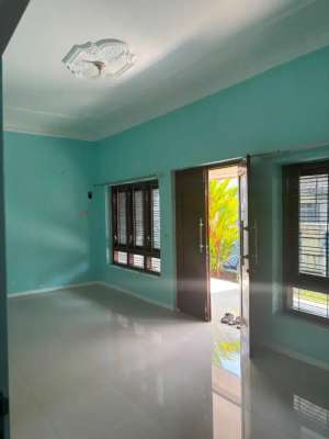 Dikontrakkan Rumah Pusat Kota Kediri lokasi di Kediri Kota, tersedia melalui melalui situs Olx
