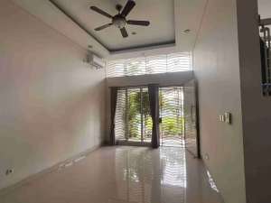 Disewa Rumah Duta Garden lokasi di Tangerang Kota, tersedia melalui melalui situs Olx