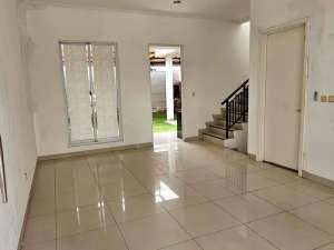 Disewakan Rumah 2 Lantai Semi Furnished Green lake city Cluster Australia - Tangerang lokasi di Tangerang Kota, tersedia melalui melalui situs Olx