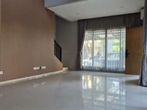 Disewakan Rumah Bagus Nyaman LT 165 m, 4 KT, GordynWater Heater, Harga Menarik - Discovery Bintaro Sektor 9 Tangerang Selatan lokasi di Tangerang Kota, tersedia melalui melalui situs Olx