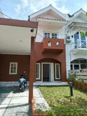 Disewakan Rumah Cluster Meadow Green Lippo Cikarang lokasi di Bekasi Kab., tersedia melalui melalui situs Olx