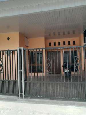 DISEWAKAN RUMAH DI MEDAN JOHOR lokasi di Medan Kota, tersedia melalui melalui situs Olx