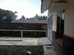 disewakan rumah luas di jl kaliurang selatan uii lokasi di Sleman Kab., tersedia melalui melalui situs Olx