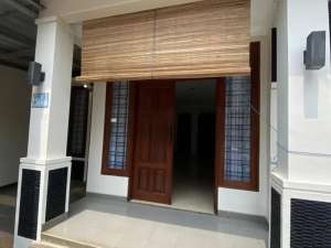 Disewakan Rumah Luas Pinggir Jalan Utama Di Galaxy, Bekasi lokasi di Bekasi Kota, tersedia melalui melalui situs Olx
