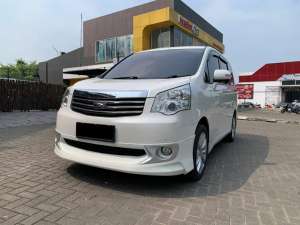 Jual bekas DP 20JT2017 TOYOTA NAV1 V LIMITED 2.0 AT,lokasi di Bekasi Kota