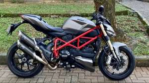 Jual bekas Ducati Street Fighter 848,lokasi di Tangerang Selatan Kota