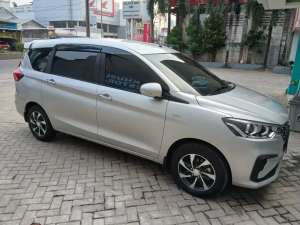 Jual bekas Ertiga GX hybrid 2024 silver pajak hidup,lokasi di Tangerang Kota