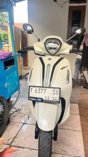 Jual bekas Filano Hybrid Neo Putih Glosy 2025,lokasi di Karawang Kab.