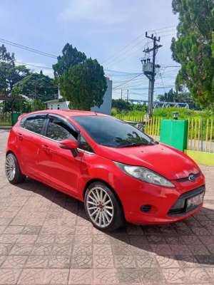 Jual bekas Ford Fiesta Matic 2011,lokasi di Padang Kota