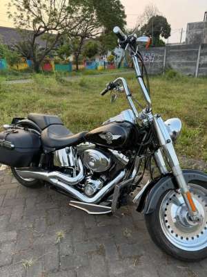 Jual bekas HARLEY DAVIDSON FATBOY 2015 INJEKSI KEYFOB,lokasi di Malang Kota