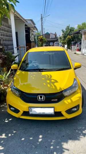 Jual bekas Honda Brio RS 1.2 AT kuning,lokasi di Bandung Kab.