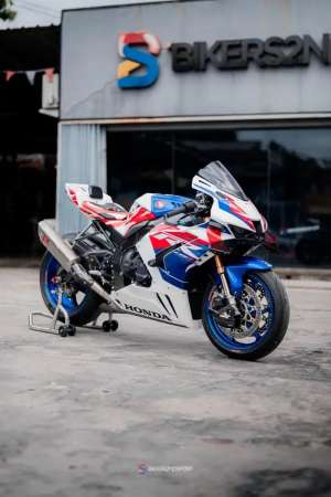 Jual bekas HONDA CBR 1000RRR zx,lokasi di Jakarta Timur