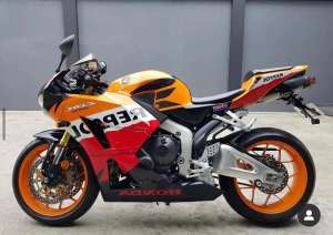 Jual bekas Honda Cbr 600 rr repsol,lokasi di Jakarta Barat