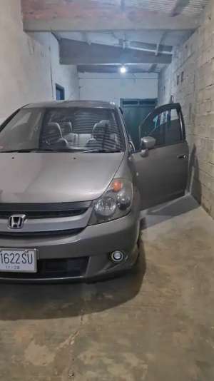 Jual bekas Honda Stream 2004 istimewa,lokasi di Jombang  Kab.