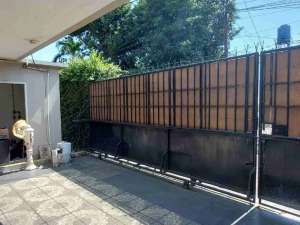 Hunian Eksklusif 2 Lantai Di Daerah Cirendeu, Tangsel Private Pool, Area Parkir LuasAkses Premium ke Jakarta lokasi di Tangerang Selatan Kota, tersedia melalui melalui situs Olx