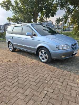 Jual bekas Hyundai trajet cvvt,lokasi di Malang Kota