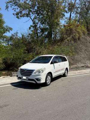 Jual bekas Innova Diesel Matic 2013,lokasi di Yogyakarta Kota