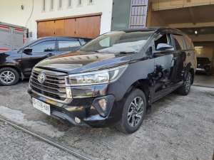 Jual bekas Innova Solar 2.4 diesel 2022 inova reborn 2023 venturer 2021 G V Q rus,lokasi di Makassar Kota