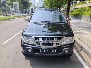 Jual bekas Isuzu Panther Tipe Tertinggi Grand Touring Solar Manual 2010 Istimewa,lokasi di Jakarta Pusat