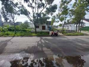 Jual 3 kavling tanah ada bonus bangunan komp bumi parahyangan kencana lokasi di Bandung Kab., tersedia melalui melalui situs Olx